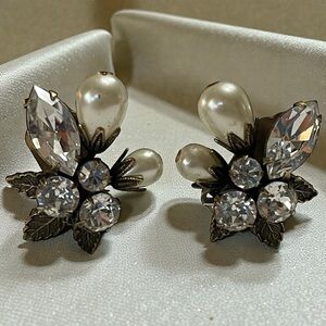Vintage Juliana Style Crystal & Faux Pearl Floral Clip-On Earrings